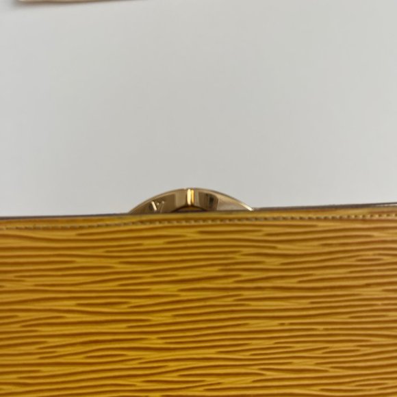 ** Vintage ** Louis Vuttion Epi French Purse Leather Wallet Yellow - Picture 6 of 16